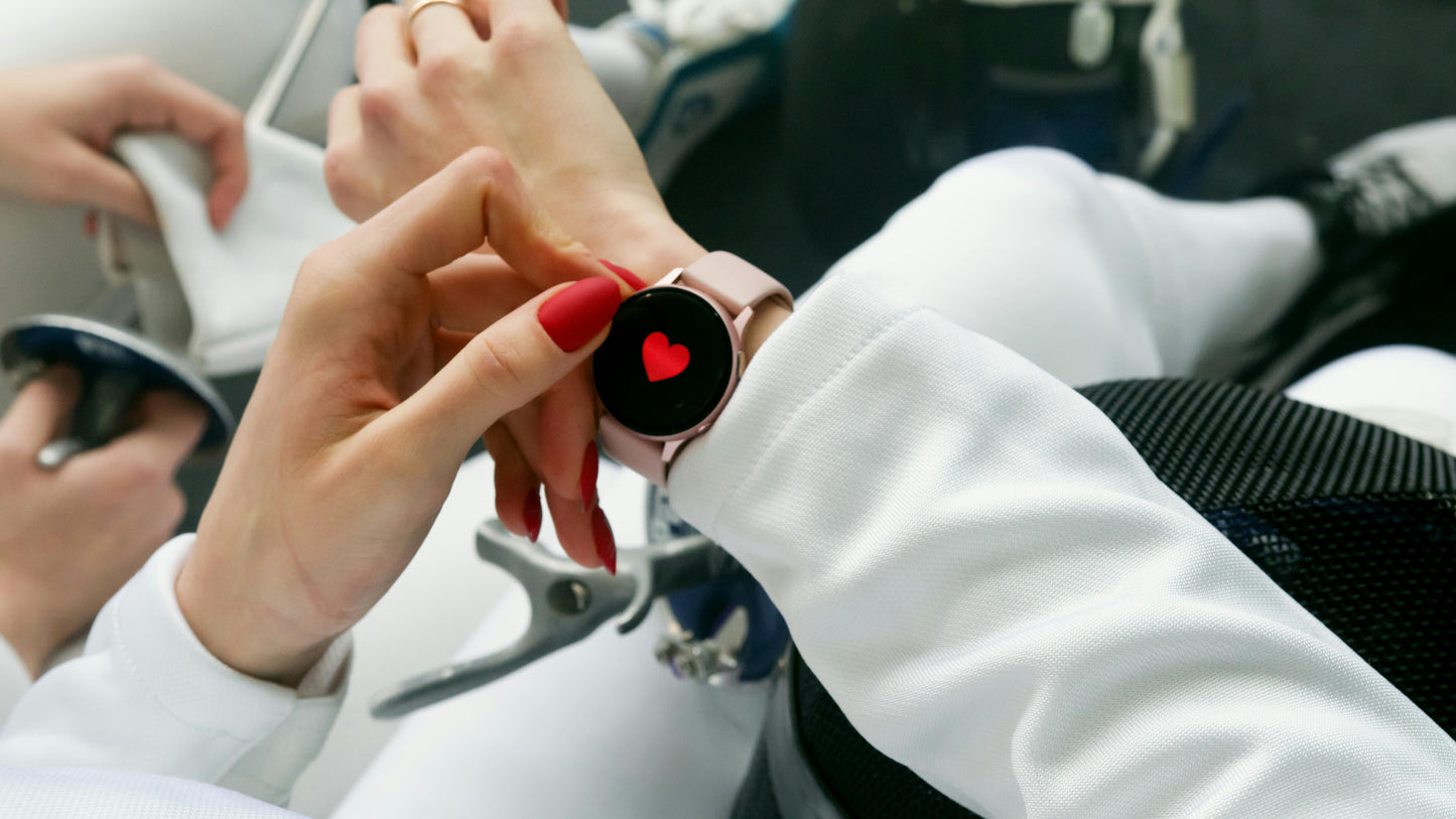 Smart Ring Tracks Heart Rate